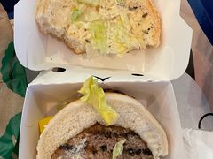 狠霸王牛堡-汉堡王(华润五彩城店)