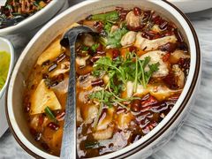 煳辣乌鱼片-蔼若春.传承三十年云南菜(金碧公园店)