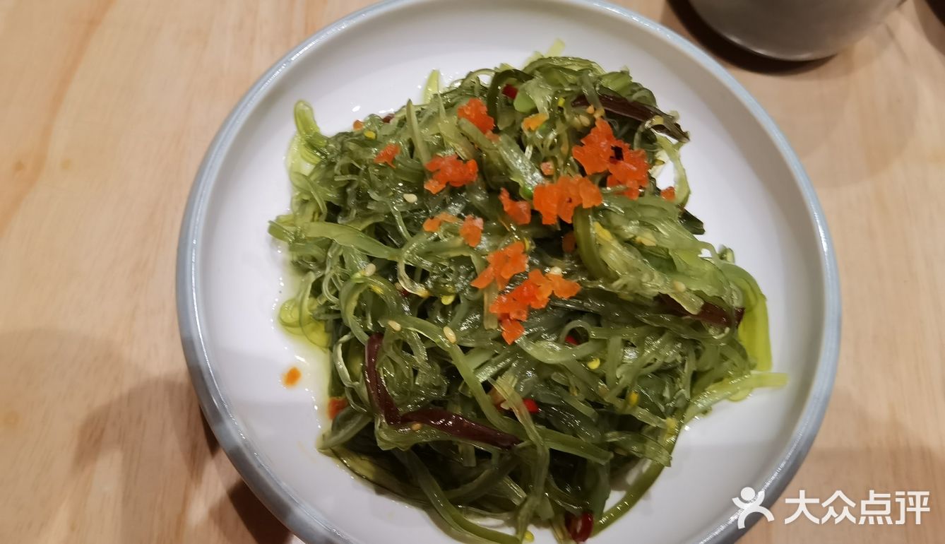 中午吃饭点来和朋友一起来到万象城里的弄堂小笼包