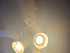 -荒岛实景沉浸密室(江汉路1店)