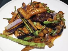 -皇城根·鲁菜济南菜·吊炉烤鸭·炒鸡鱼头(济南旗舰店)