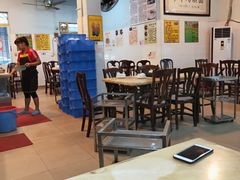 大堂-华哥新鲜猪精品美食