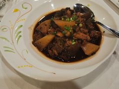 牛筋牛腩炖萝卜-杭州香格里拉·香宫中餐厅