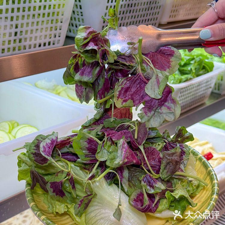 朋友按头安利的贵州酸汤火锅！真的绝了！