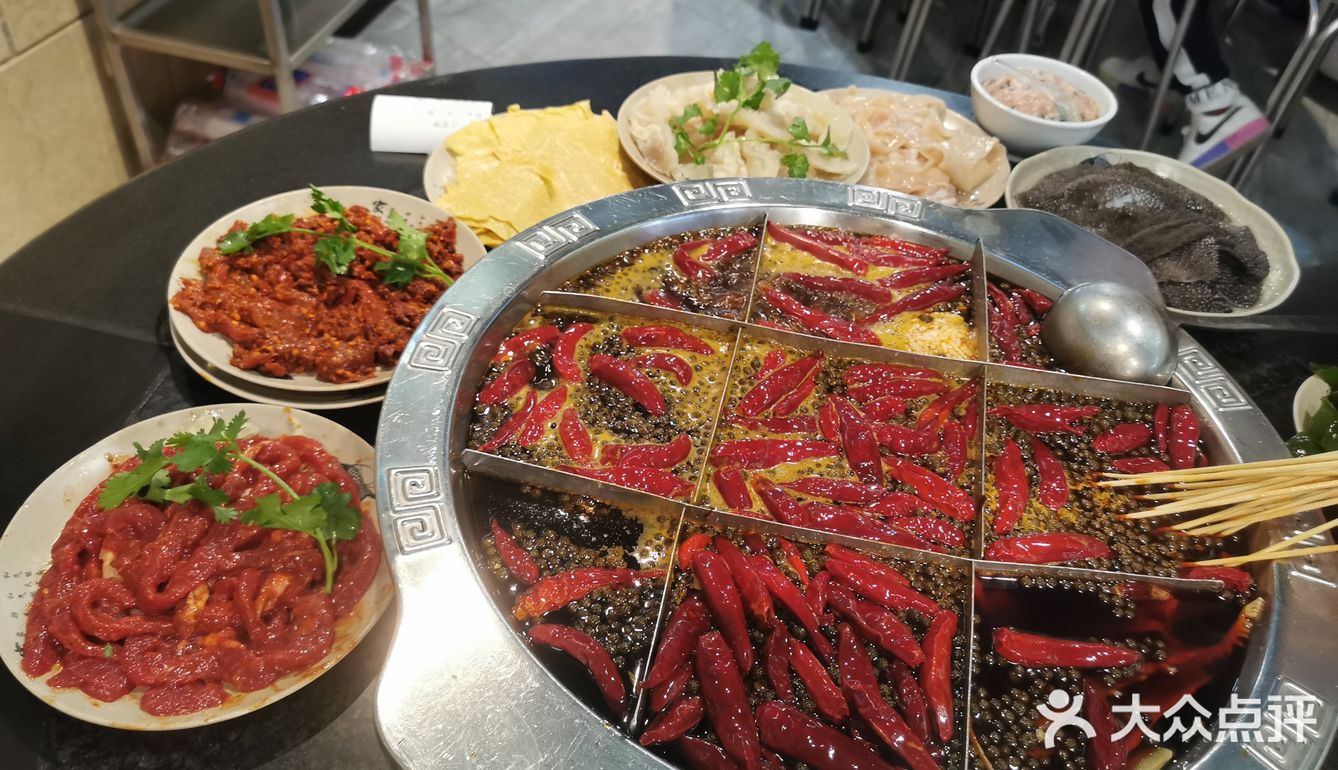 环境： 就是一个防空洞，虽然不是第一次来了