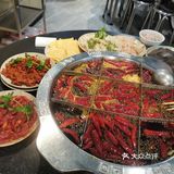 环境： 就是一个防空洞，虽然不是第一次来了