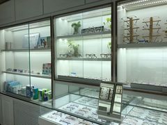 -翰佐蔡司小乐圆·依视路星趣控·暴龙眼镜折扣店