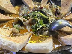-丹水桥地锅鱼·翘嘴鲌·地方特色全鱼宴(丹江口大坝店)