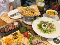 -Mark&Mars Restaurant