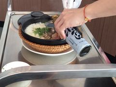 土猪鲜肉秘制腊味煲仔饭-忆食尚腊味煲仔饭(华南城店)