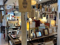 -邊城書店
