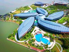 -上海滴水湖皇冠假日酒店