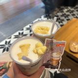 未成年不许喝酒但成年人买酒送棒棒糖