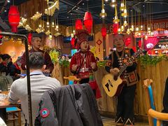 -老滇山寨•云南特色菜•地方菜•民族风情歌舞表演(金碧店)