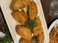 -Chom Cafe and Restaurant