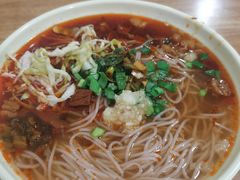 酱香牛肉细米线-啊墨江牛烂烀米线