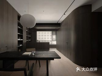 塑造幽暗静谧的沉浸式住宅