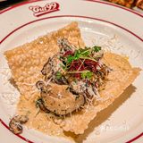 我可太爱这家复古西餐厅🍴了，约会氛围感直接拉满
