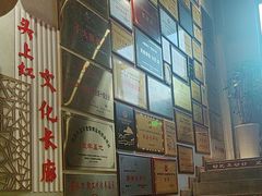 -头上红煨盐鸡·非遗院子餐厅