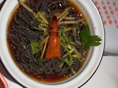 酸辣蕨根粉-鸣记脆皮烤鱼·海鲜烤鱼(三八广场店)