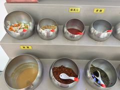 -毛辣果·贵州红酸汤牛肉火锅(西单店)