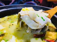 石锅酸菜鱼-周鱼小馆石锅酸菜鱼(活力汇店)