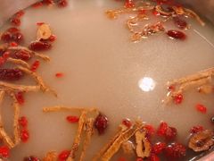 -鲜入围煮花胶鸡海鲜火锅