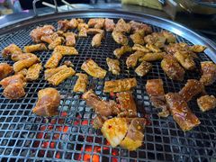 -小辣椒火盆烧烤(温泉南街店)