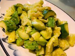 拍黄瓜-华盛园卷子王农家菜水库鱼