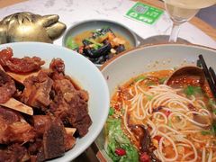 -百春原湖南牛肉粉(百联世纪店)
