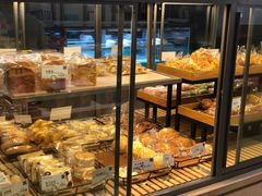 -顶东面包花园·生日蛋糕(世博店)