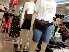 -H&M(天一广场店)
