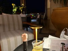 -亚龙湾喜来登·美景台大堂吧