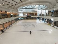 -陈露国际冰上中心(天津嘉里汇店)