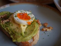 牛油果煮蛋吐司-RAC BAR(安福路店)