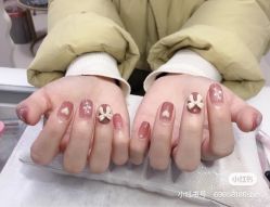 -Pink You美甲洗眉纹绣定制中心