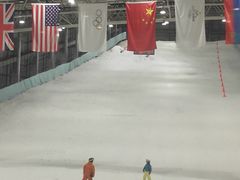 -乔波室内滑雪场