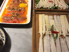 -尚尚仙·酸汤猪手·猪肚鸡火锅(华联万柳购物中心店)