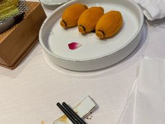 猫山王榴莲酥-东富酒家(龙湖西溪天街店)