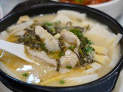 雪菜黄鱼年糕煲-小实惠嘉(威海路店)
