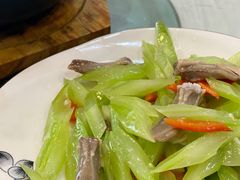 西芹烧鸭舌-广迎居老正兴菜馆