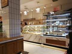 面包甜点陈列柜-老大昌(淮海中路店)