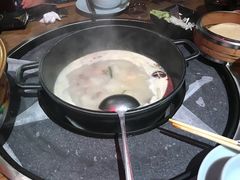 -三人行骨头王火锅(长寿店)