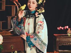-翩若国风汉服体验馆