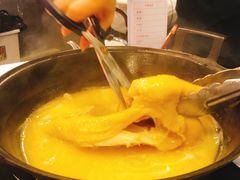 -鲜入围煮花胶鸡海鲜火锅