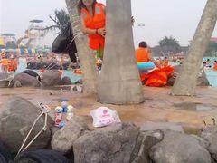 -黄河谷马拉湾海浪浴场