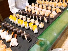 -大中华希尔顿酒店-念自助餐·嗨啤·小龙虾