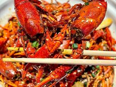 -肥小宝·金牌油焖大虾(襄阳龙虾地标店)