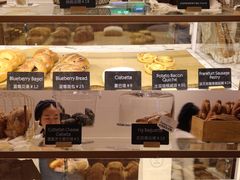 面包甜点陈列柜-WHEAT&BAKER-麥(凯德来福士店)