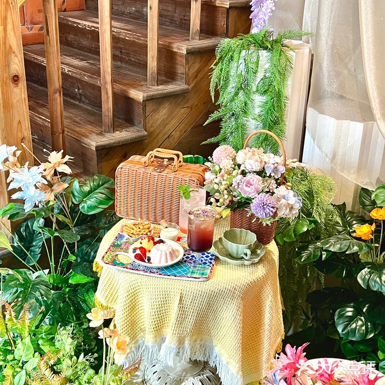 在泉州被花包围的咖啡店💐